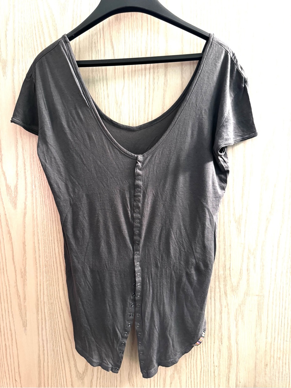 Tissue tee , Women's designer Scoop Neck Snap- back in Charcoal Gray
